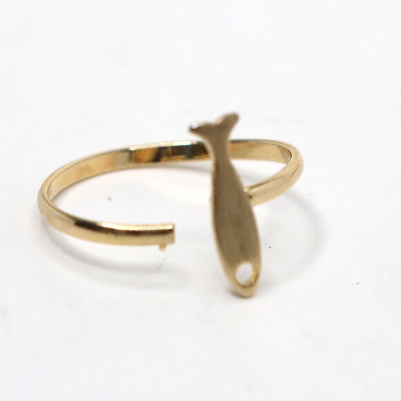 Vintage Gold Toned Adjustable Delicate Fish Ring Nautical Sea Life Jewelry - Picture 7 of 8